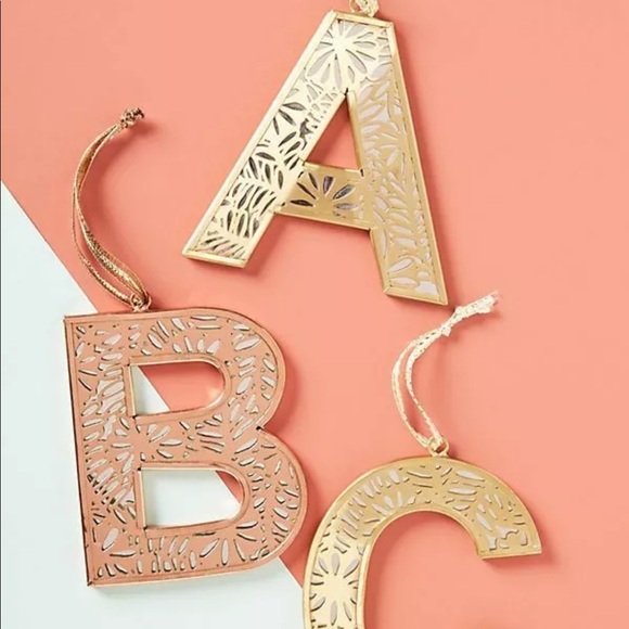 Anthropologie Gold Brass Metal Monogram Ornament U - Picture 2 of 3